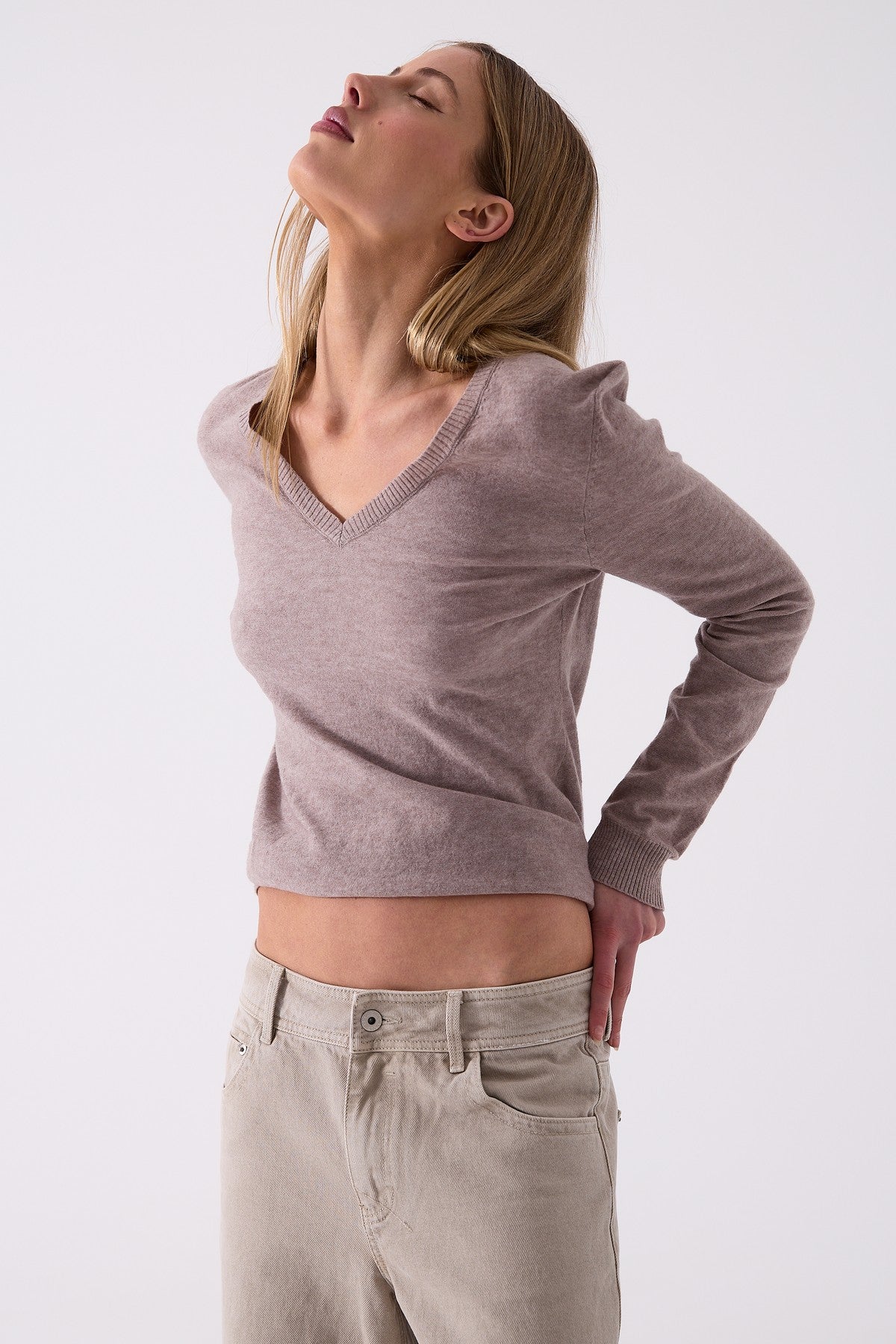 The Wide Leg Jean in Ecru – close up detail
